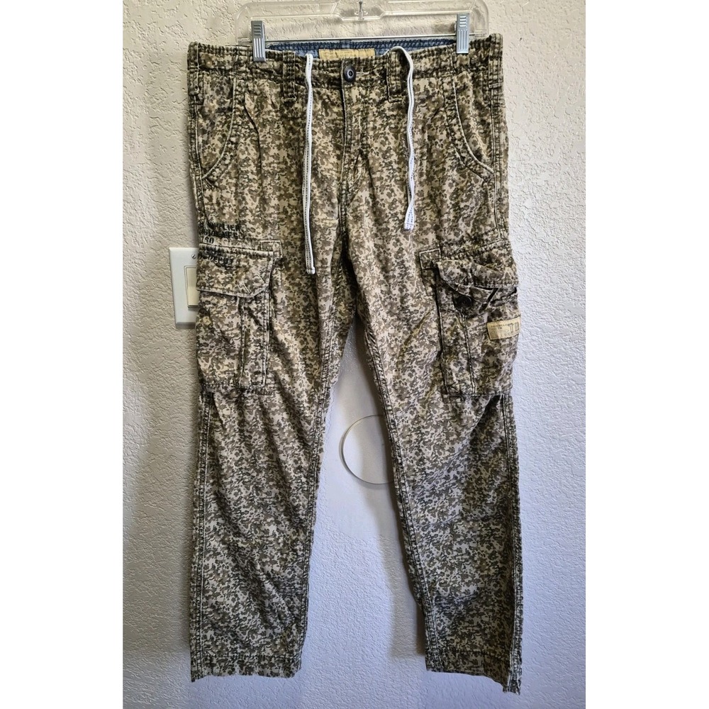 True Religion Commander Big T Cargo Pants Desert Camo Men's 33x30 Straight Leg